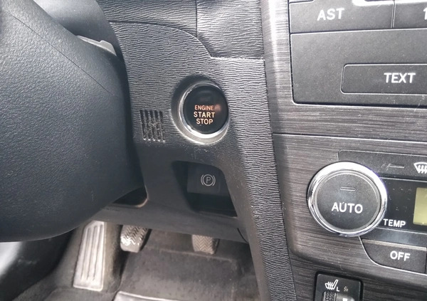 Toyota Avensis cena 27400 przebieg: 305000, rok produkcji 2011 z Garwolin małe 466